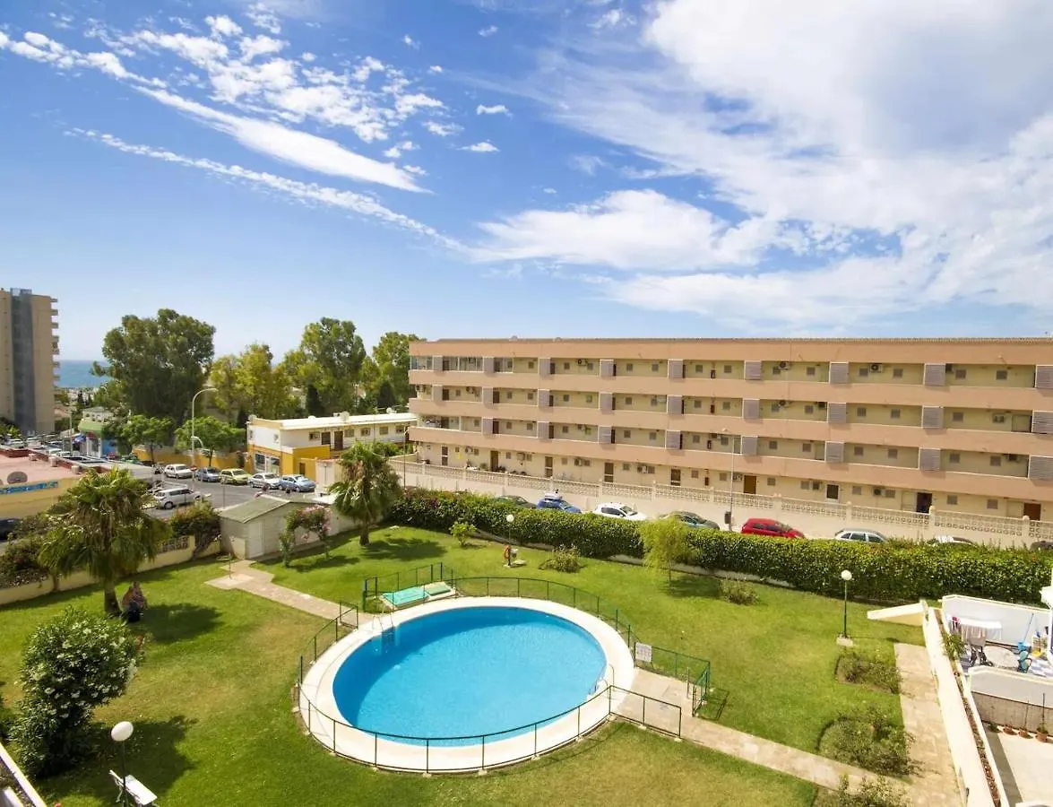 Lovely Apartment In Torremolinos Views Of The Sea, Pool, Terrace, Sofa Bed And Fully Equipped Kitchen